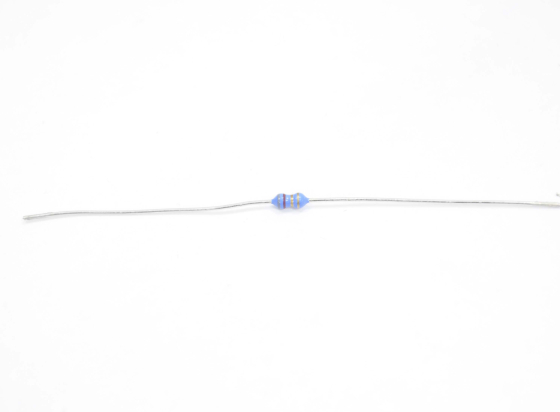 Резистор   0.125W       8.2 OM