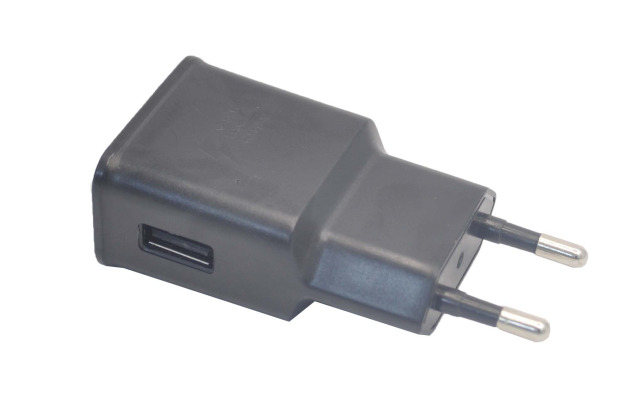 26496 Сетевое зарядное устройство Amfox AH-15 15W, 1USB, блочок, быстрый заряд QC 3.0 черное