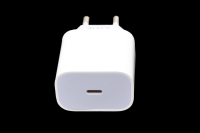 26938 Сетевое зарядное устройство XO L77, 20W, 1Type-C быстрая зарядка  (работает с iPhone 8/10/11/12+), белый