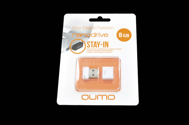 18322 Флэш Qumo 8Gb USB 2.0 Nano (белый)