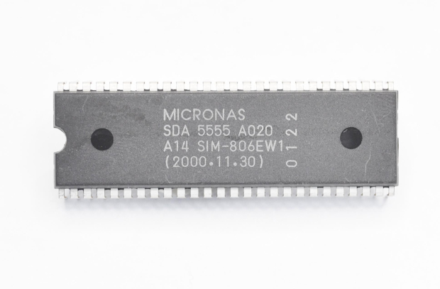 SDA5555-A020 (SIM-806EW1) Микропроцессор