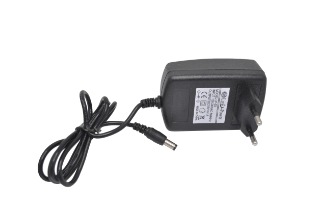 Блок питания 220V/18V  1.0A LP-53 (5.5x2.5) импульсный (адаптер)