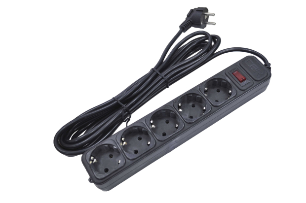 23582 Сетевой фильтр CBR CSF 2500-5.0 220V 5 евророзеток 5,0м (черный)