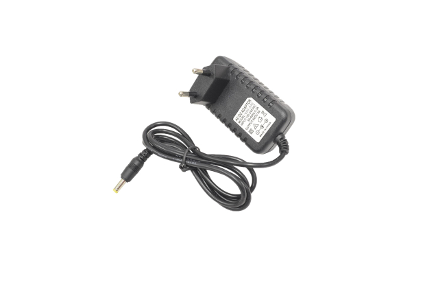 Блок питания 220V/ 5V  3.0A ZC-530 (4.0x1.7) импульсный (адаптер)