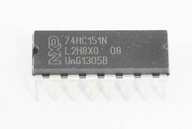 74HC151N DIP Микросхема