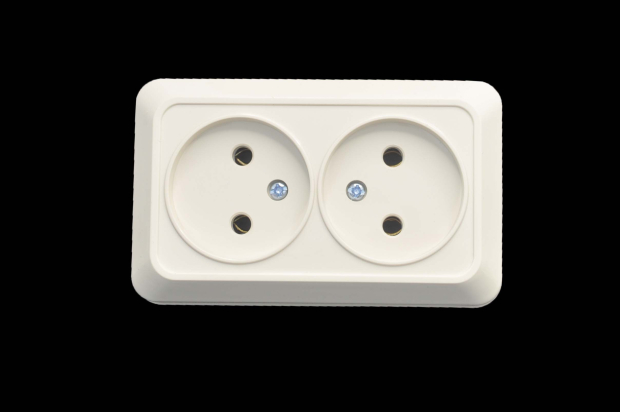 2-203-02 Intro Розетка двойная без заземления 2x2P Quadro, 16А-250В, IP20, ОУ,  сл. кость