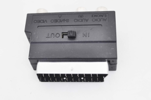 Переходник SCART "шт" - 3 x RCA "гн" + SVHS пластик (с переключателем) AT1010