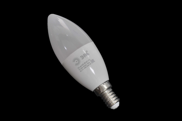 Лампа светодиодная Эра LED smd B35-9W-827-E14